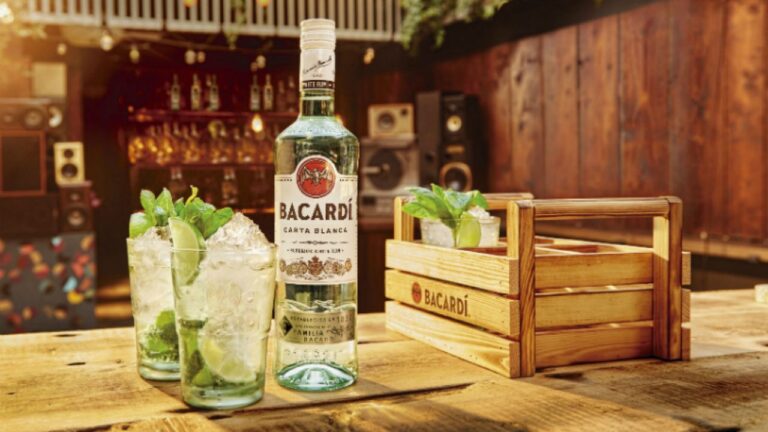 ¿Cuál es el origen del murciélago que aparece en el logotipo de Ron Bacardi?