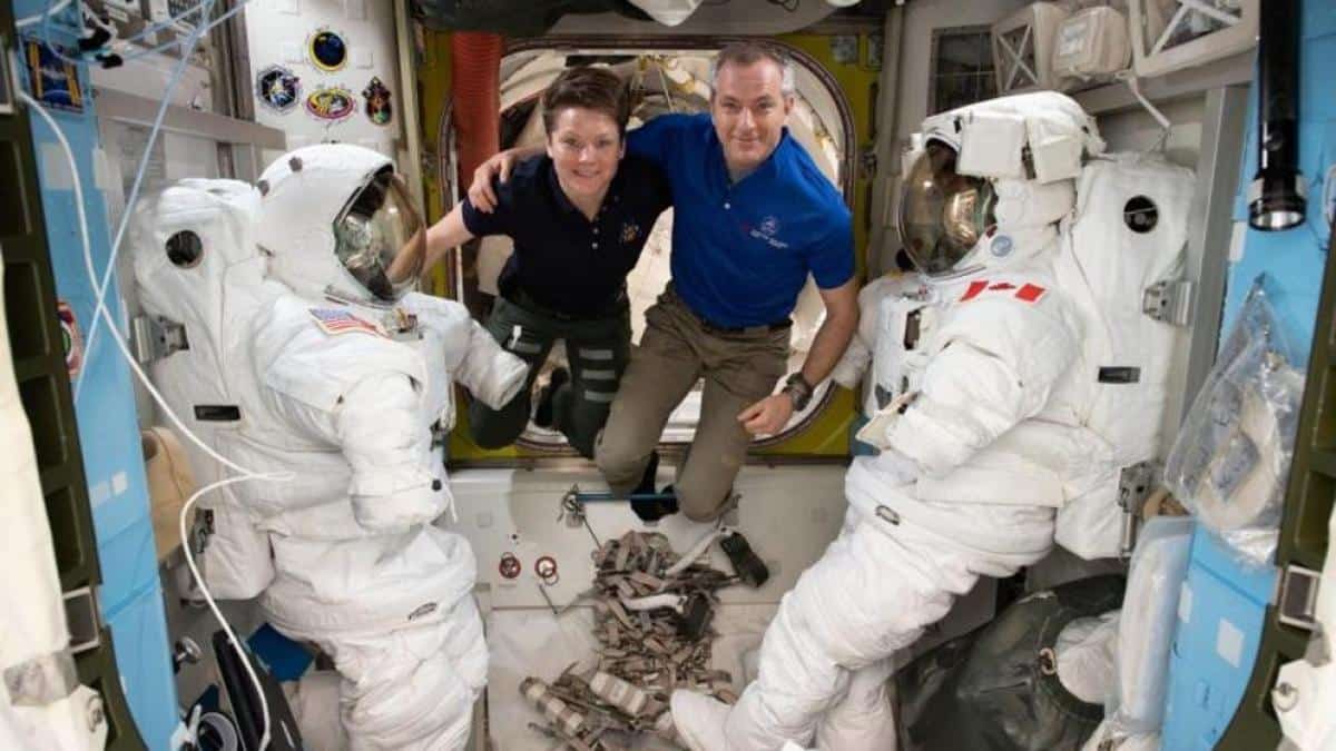 Así se lavan los astronautas cuando están en el espacio